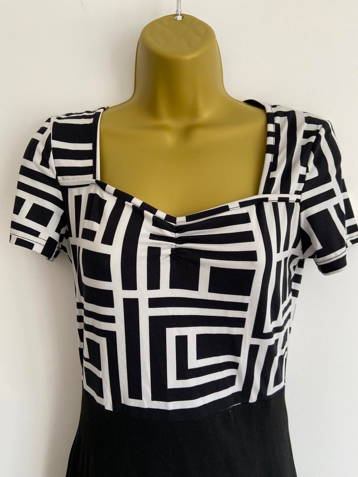 Unbranded Black & White Two-Tone Dress - Size Small