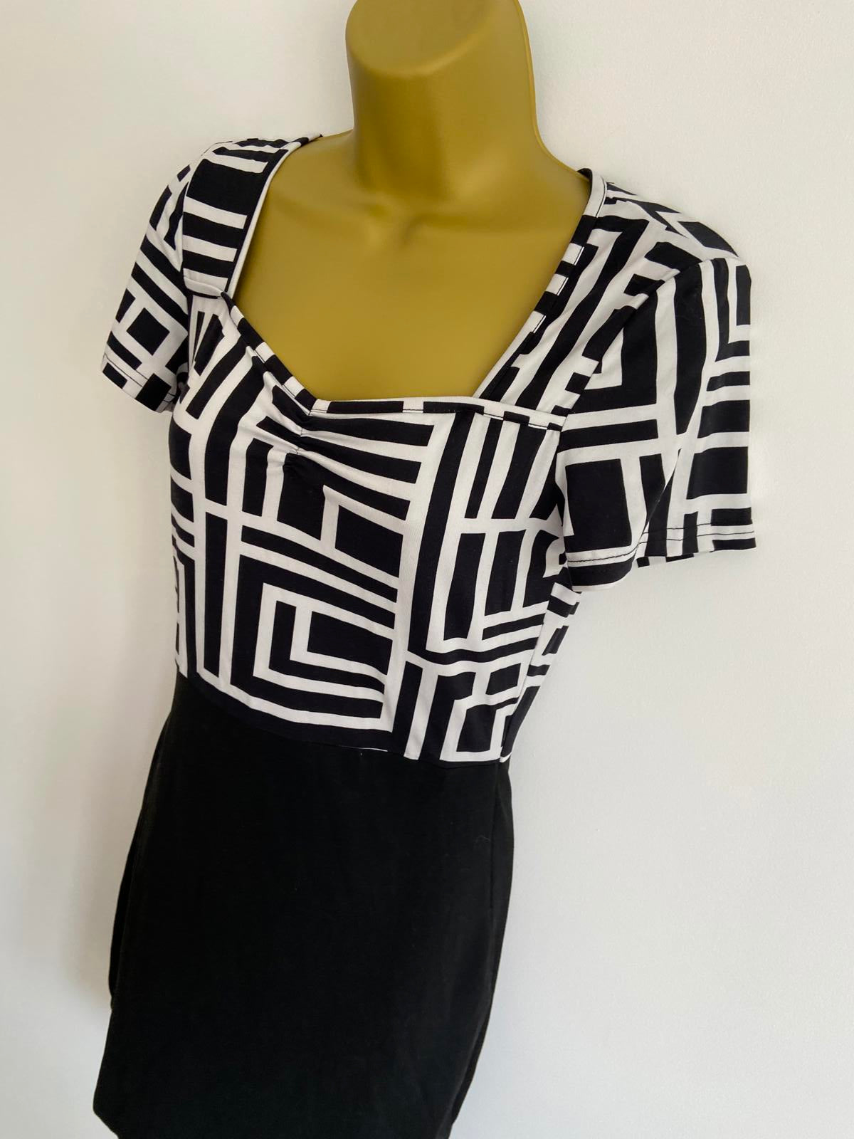 Unbranded Black & White Two-Tone Dress - Size Small