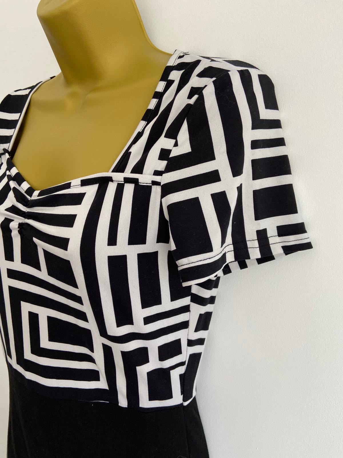 Unbranded Black & White Two-Tone Dress - Size Small