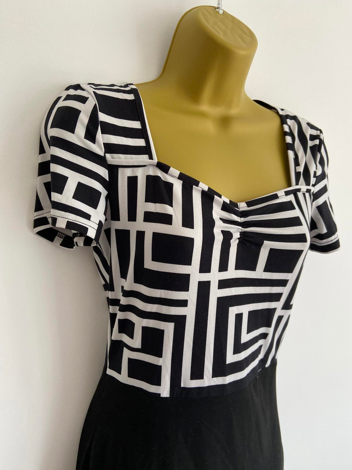 Unbranded Black & White Two-Tone Dress - Size Small