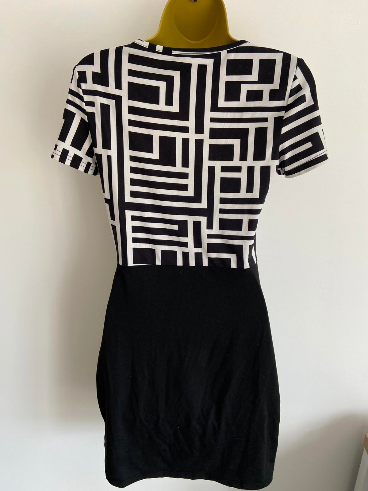 Unbranded Black & White Two-Tone Dress - Size Small