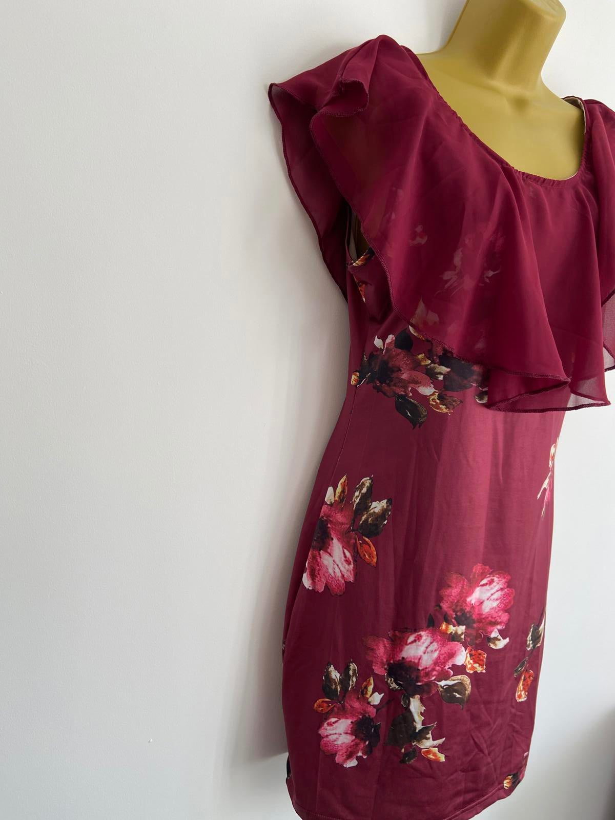 Unbranded Red floral dress - Size Small