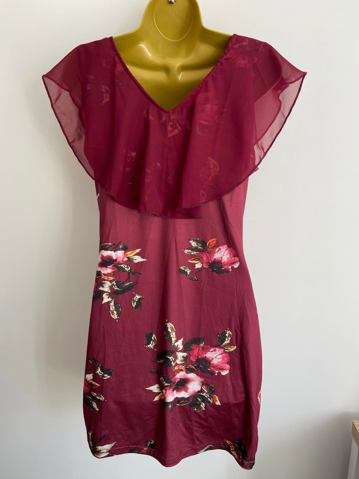 Unbranded Red floral dress - Size Small