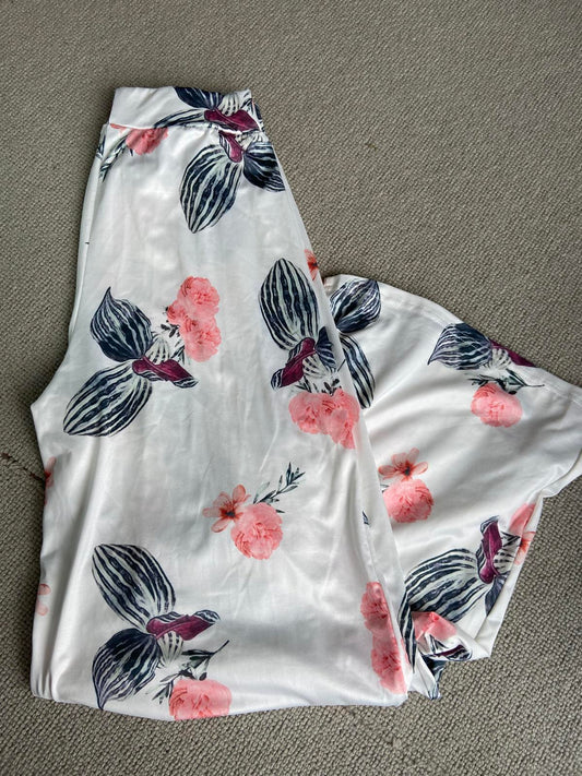 Unbranded Size Small White floral Wide-Leg Leggings
