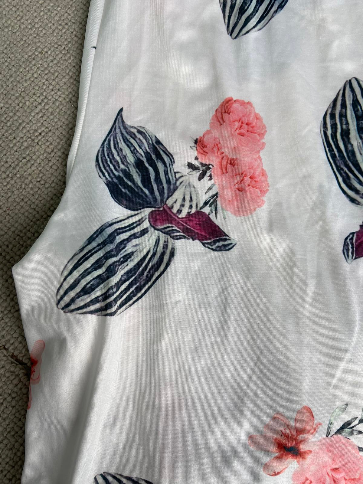 Unbranded Size Small White floral Wide-Leg Leggings