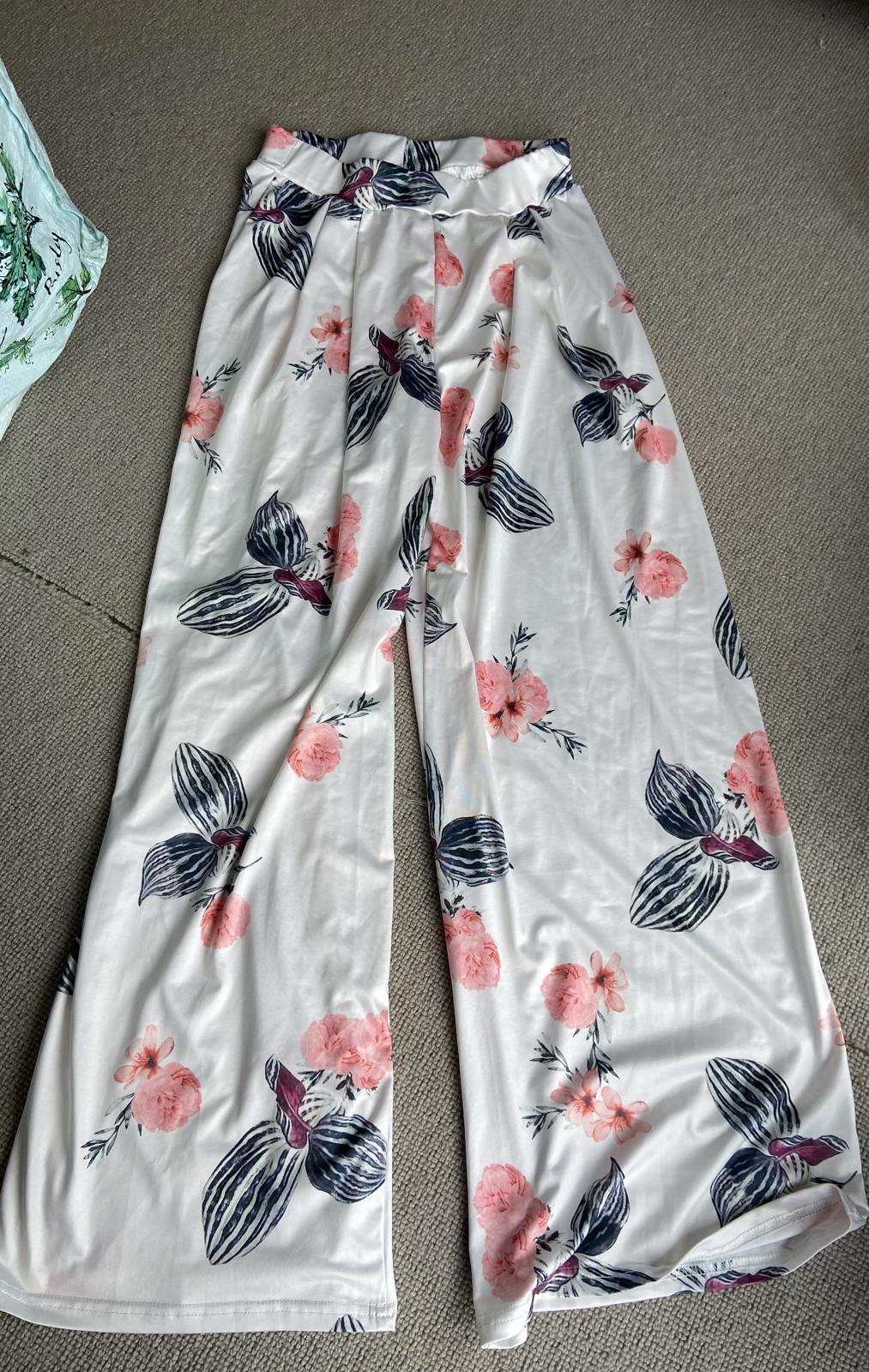 Unbranded Size Small White floral Wide-Leg Leggings