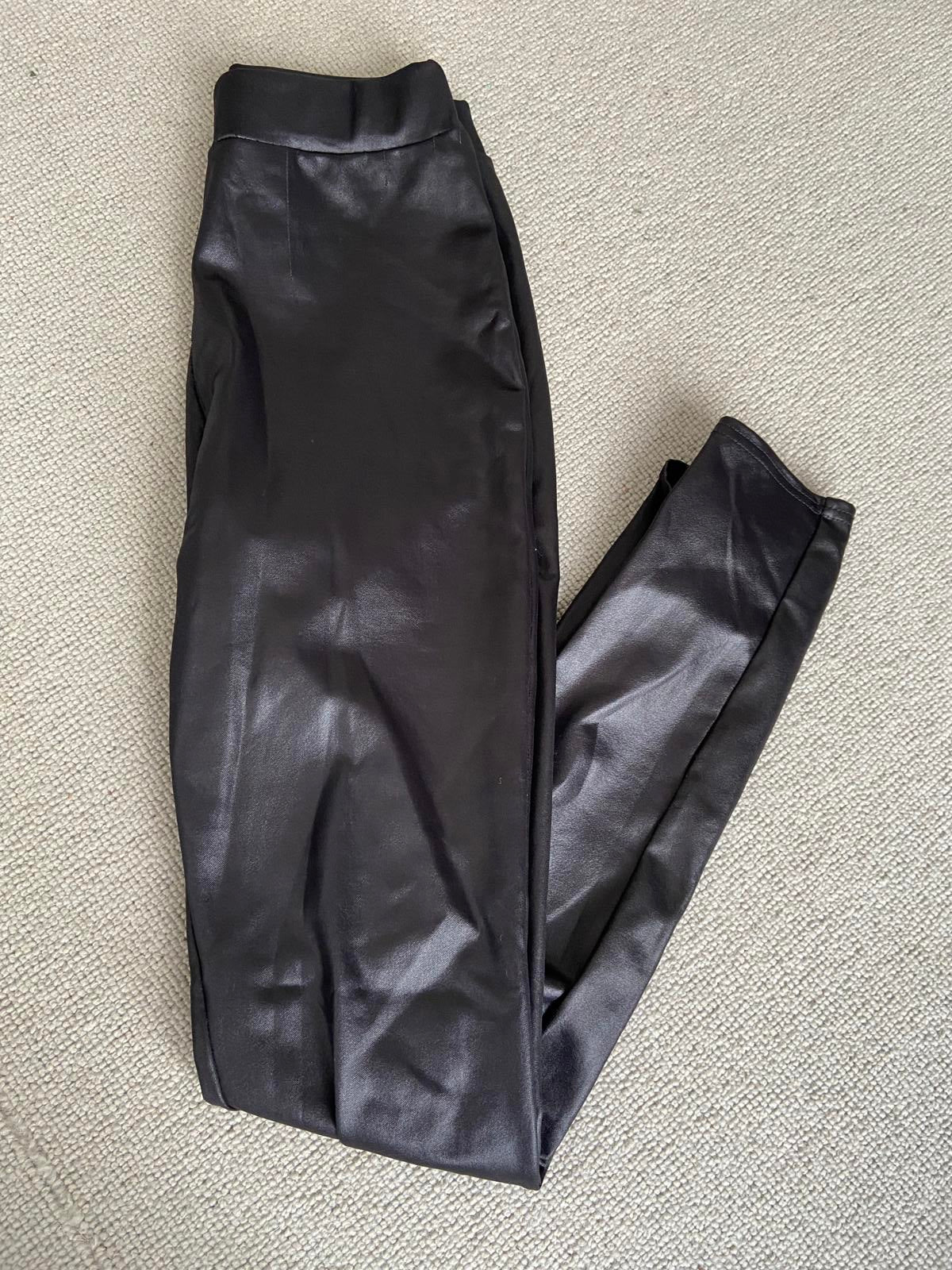 PrettyLittleThing Size 8 Black Wet-Look Jeggings