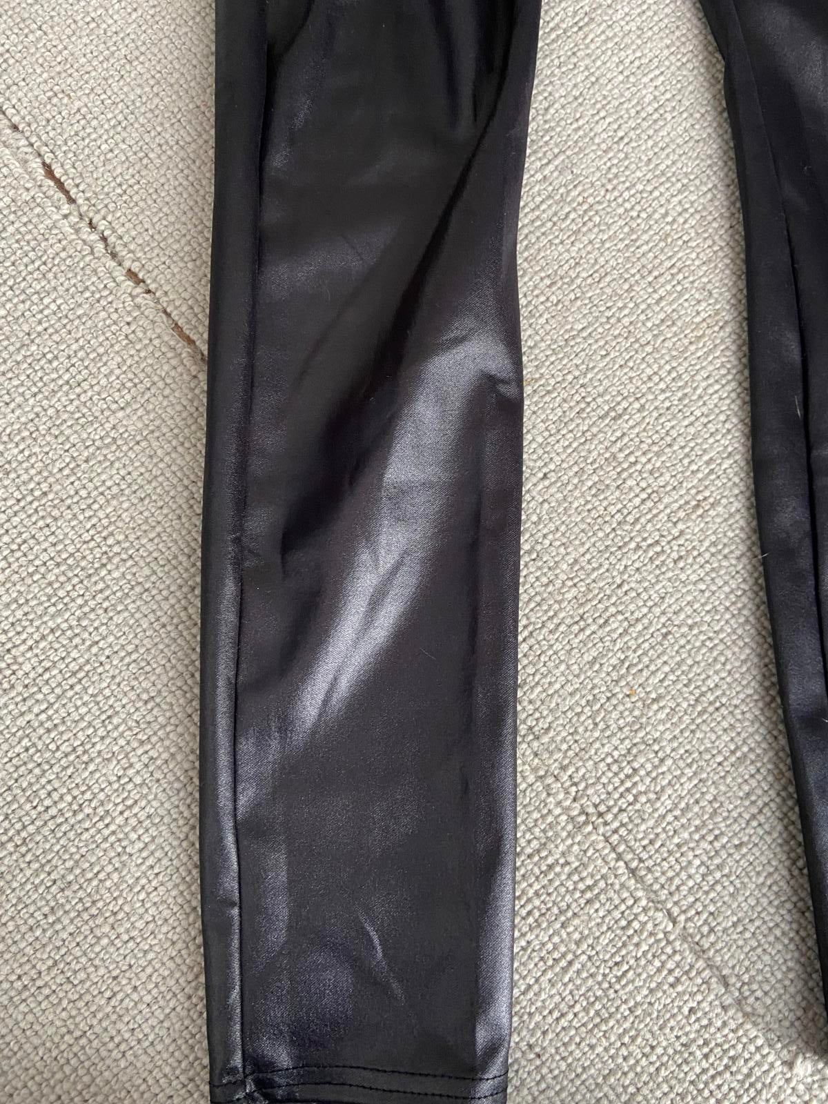 PrettyLittleThing Size 8 Black Wet-Look Jeggings