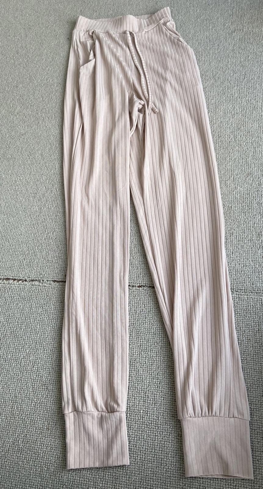 Boohoo Size 6 Beige Ribbed Trousers