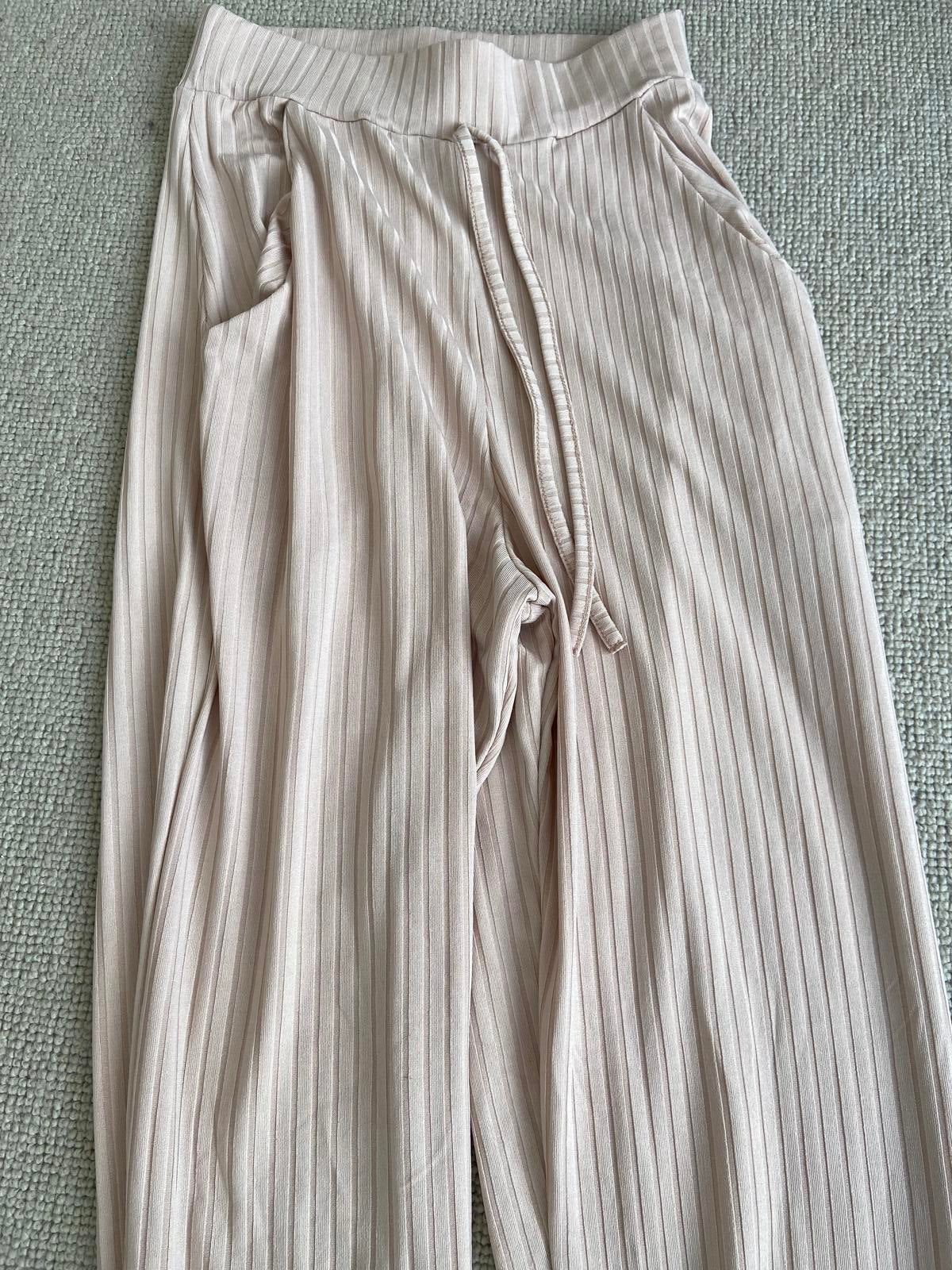 Boohoo Size 6 Beige Ribbed Trousers