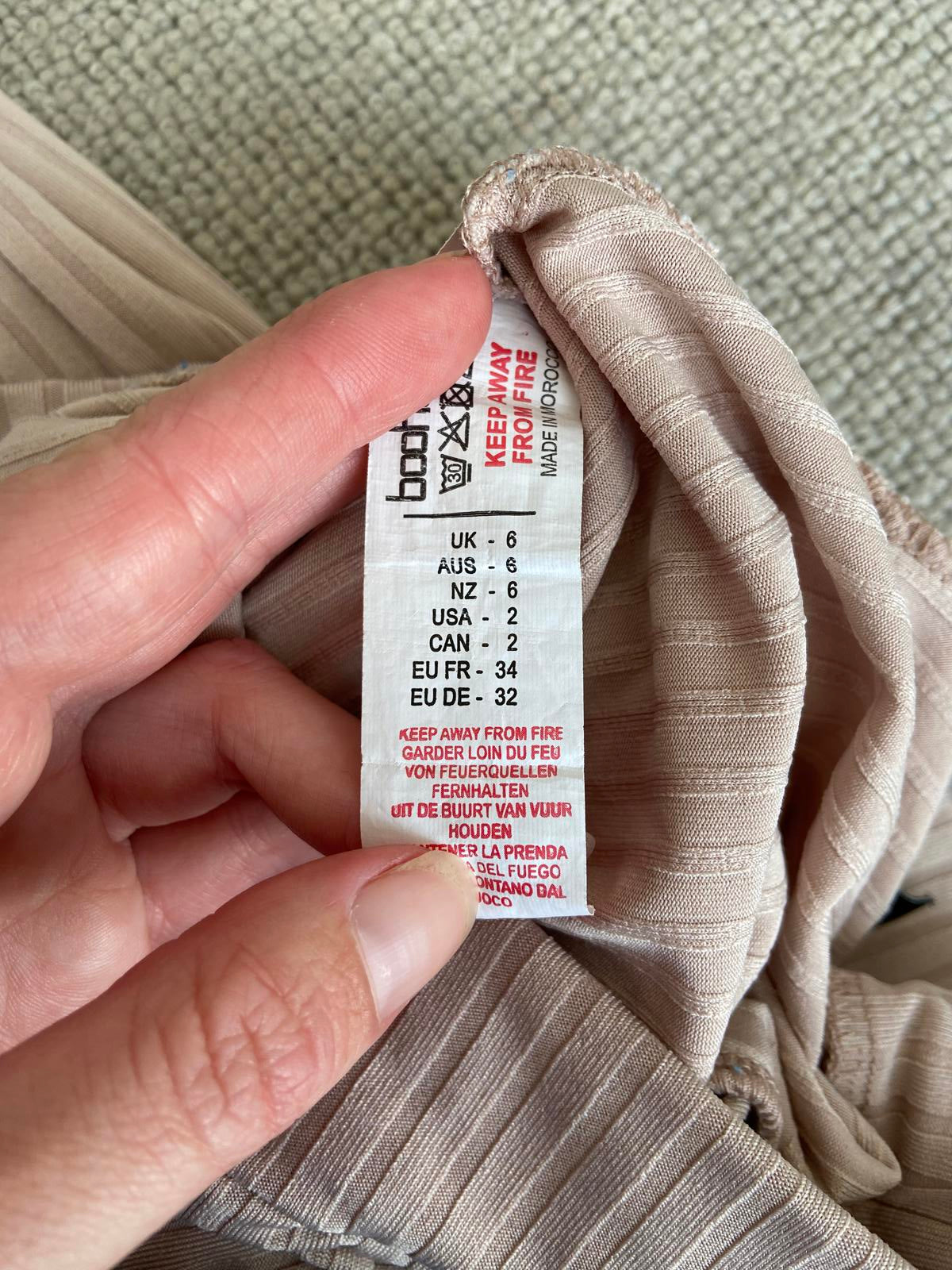 Boohoo Size 6 Beige Ribbed Trousers