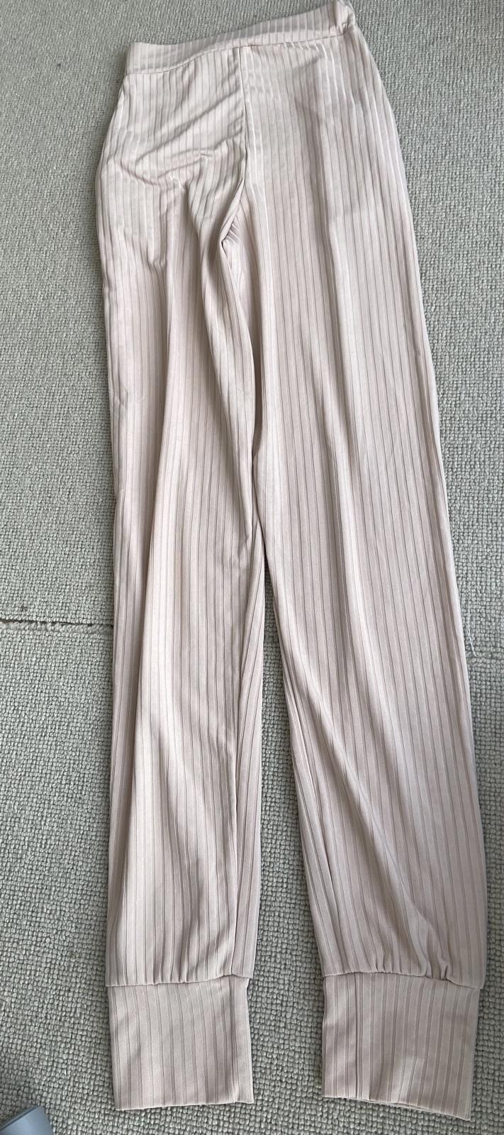 Boohoo Size 6 Beige Ribbed Trousers