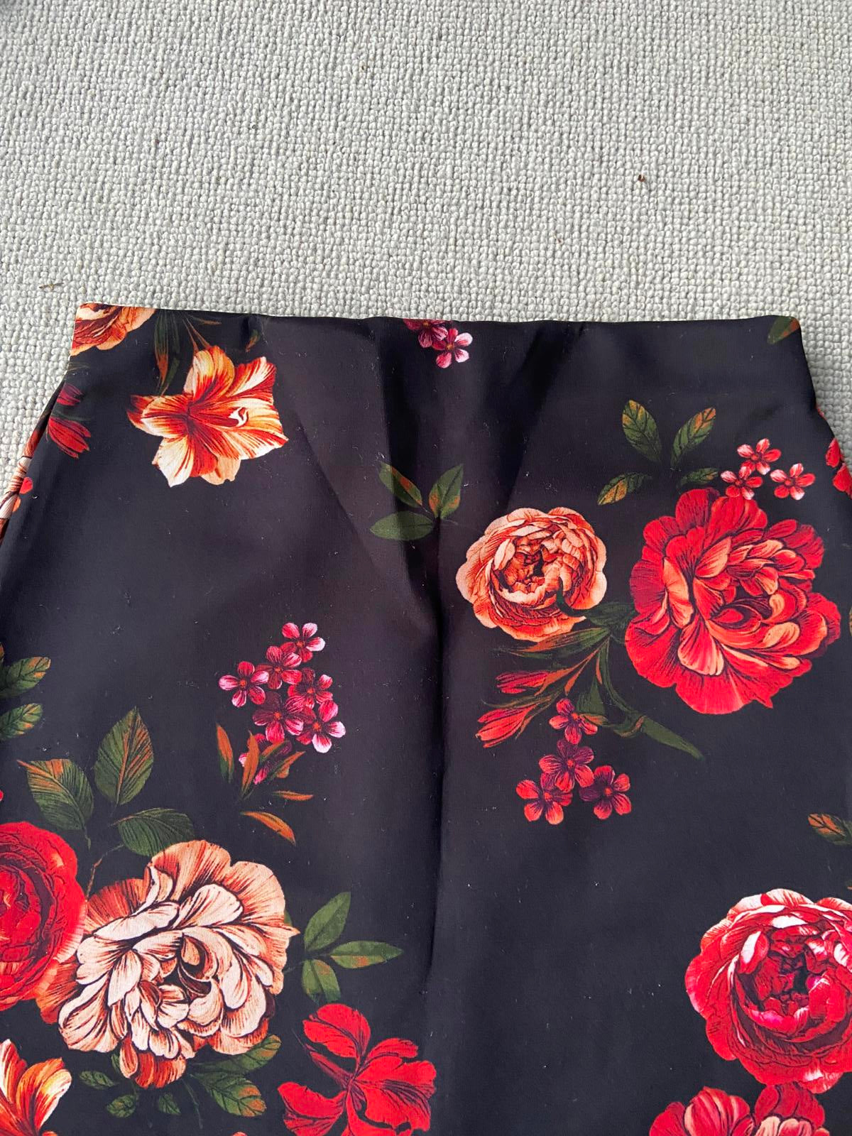 Dorothy Perkins Size 6 Floral Pencil Skirt