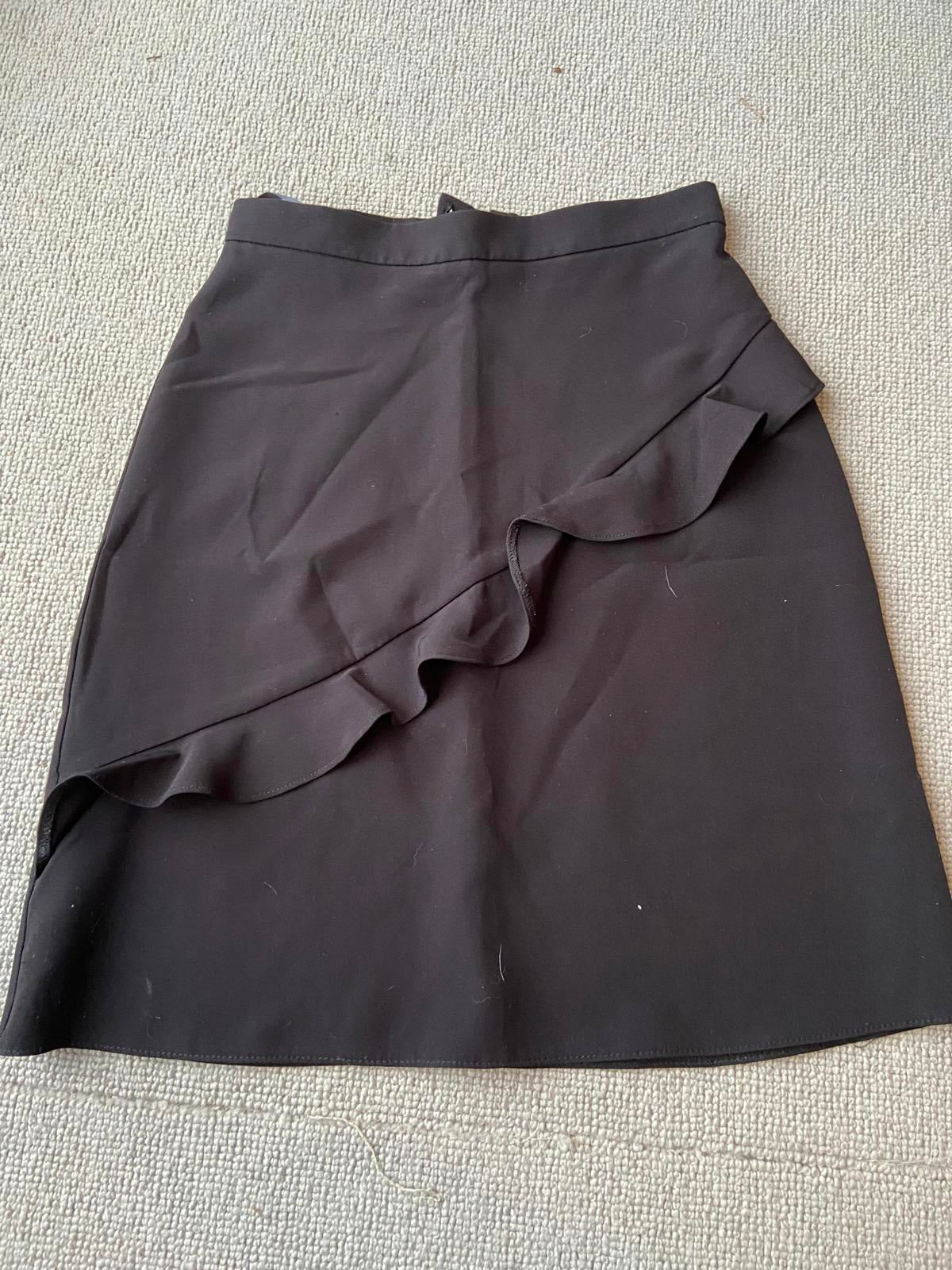 Dorothy Perkins Size 6 Black Skirt