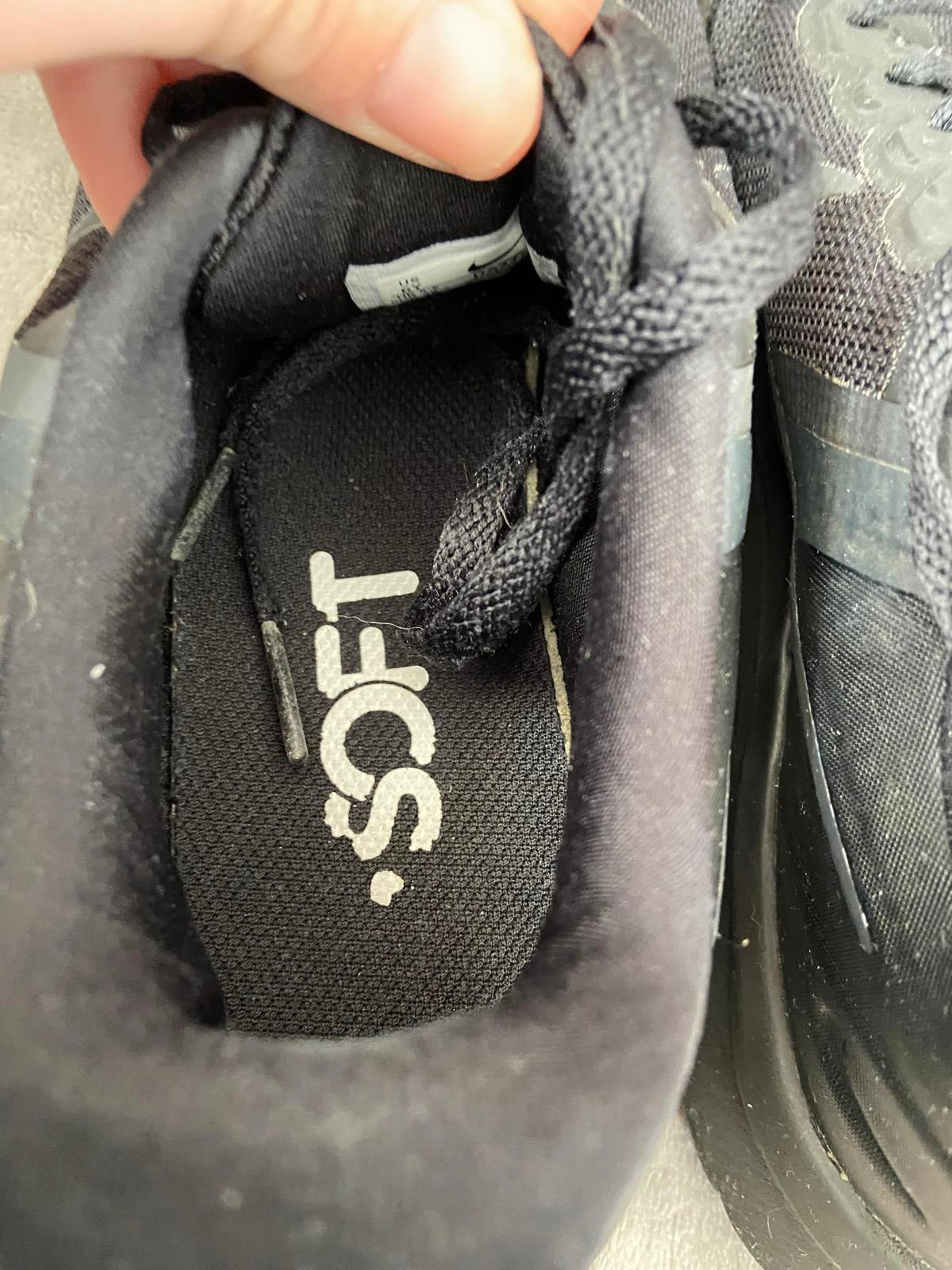 Nike Star Runner All Black Soft Running Shoes Trainers UK Size 5.5