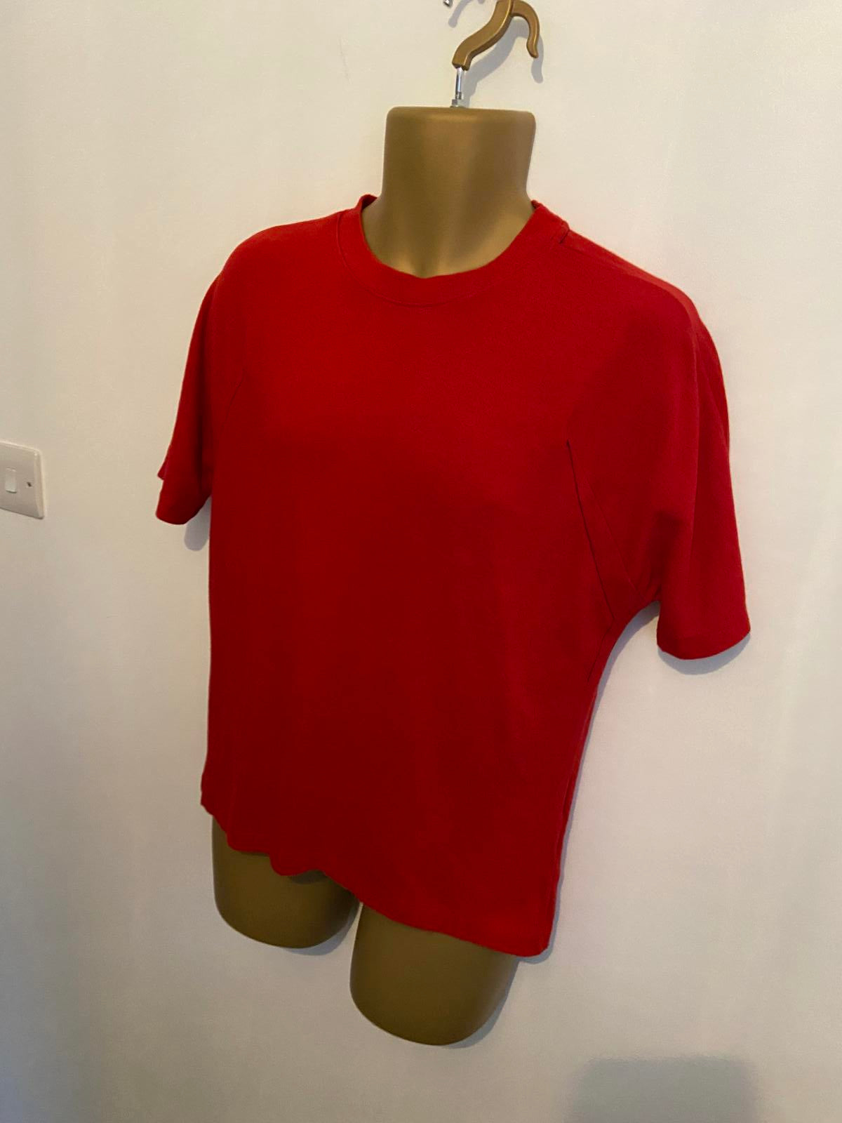 Levi's Plain Red T-Shirt - Short Sleeve, Round Neck, Soft Blend, Size Medium