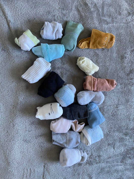 Bundle of 18 Pairs Baby Socks Assorted Colours & Styles Excellent Condition