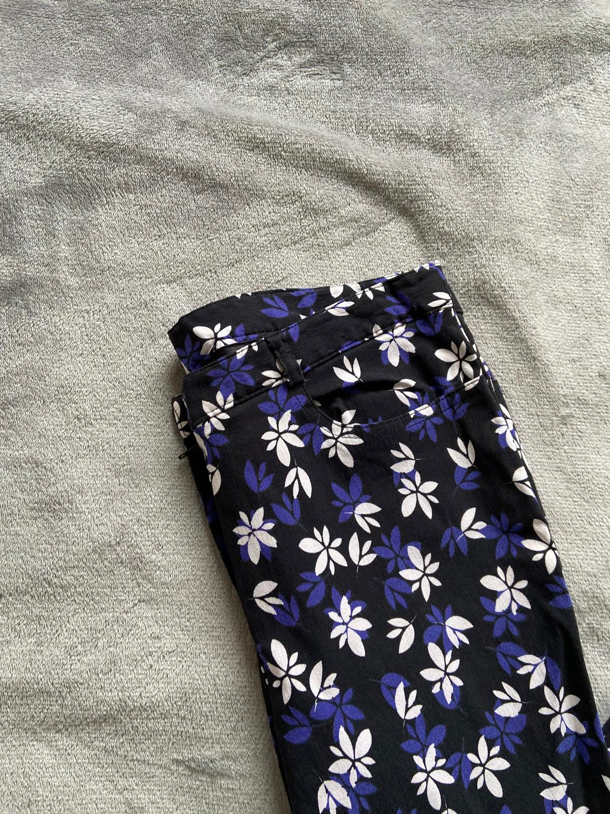 Dorothy Perkins Size 12 Black Floral Cropped Trousers Blue & White Print