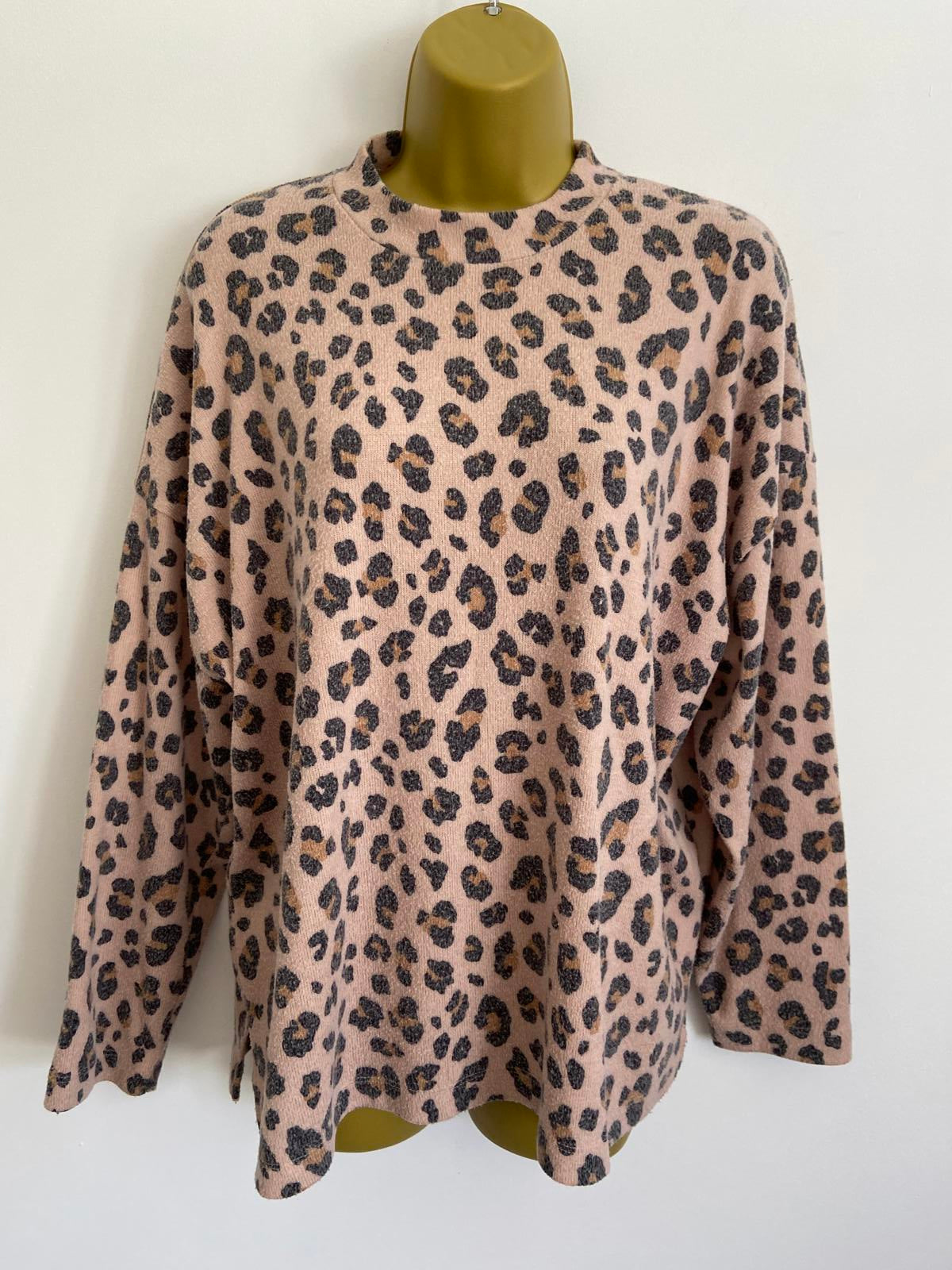 F&F Size Large Brown & Tan Leopard Print Lightweight Sweater 60cm P2P