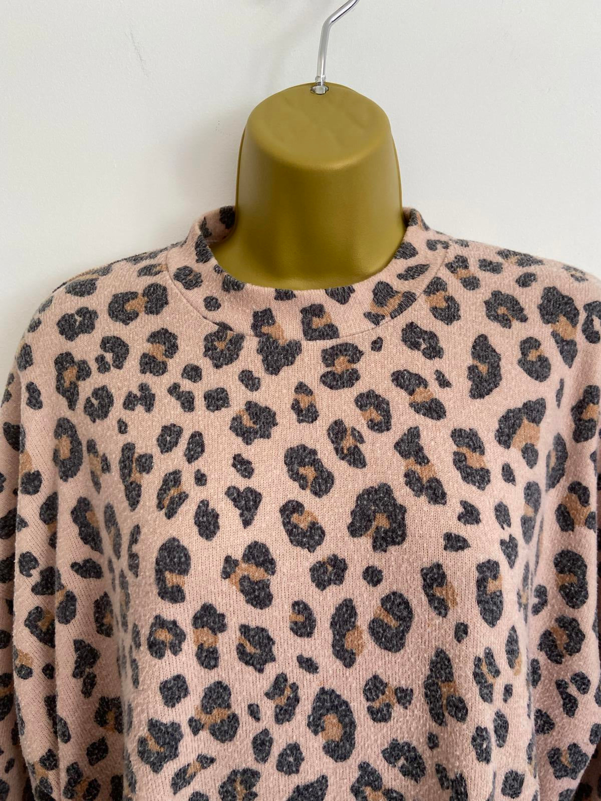 F&F Size Large Brown & Tan Leopard Print Lightweight Sweater 60cm P2P
