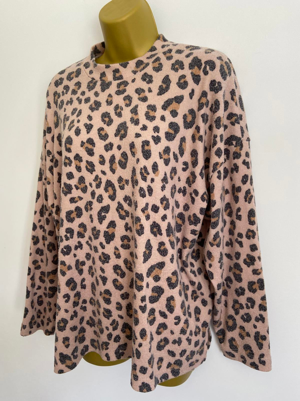 F&F Size Large Brown & Tan Leopard Print Lightweight Sweater 60cm P2P