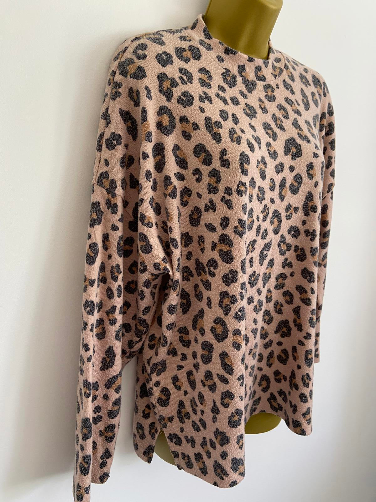 F&F Size Large Brown & Tan Leopard Print Lightweight Sweater 60cm P2P
