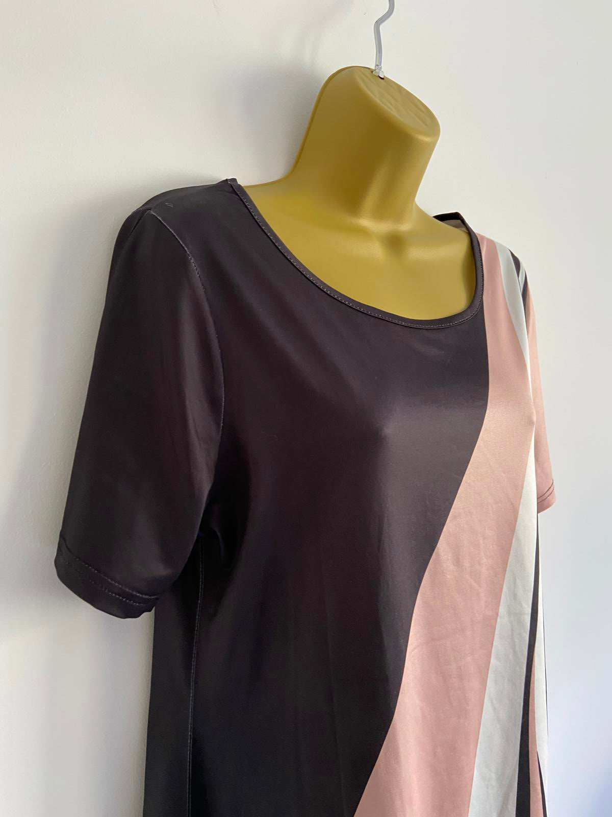 Small Black, Peach & White Satin-Style Top