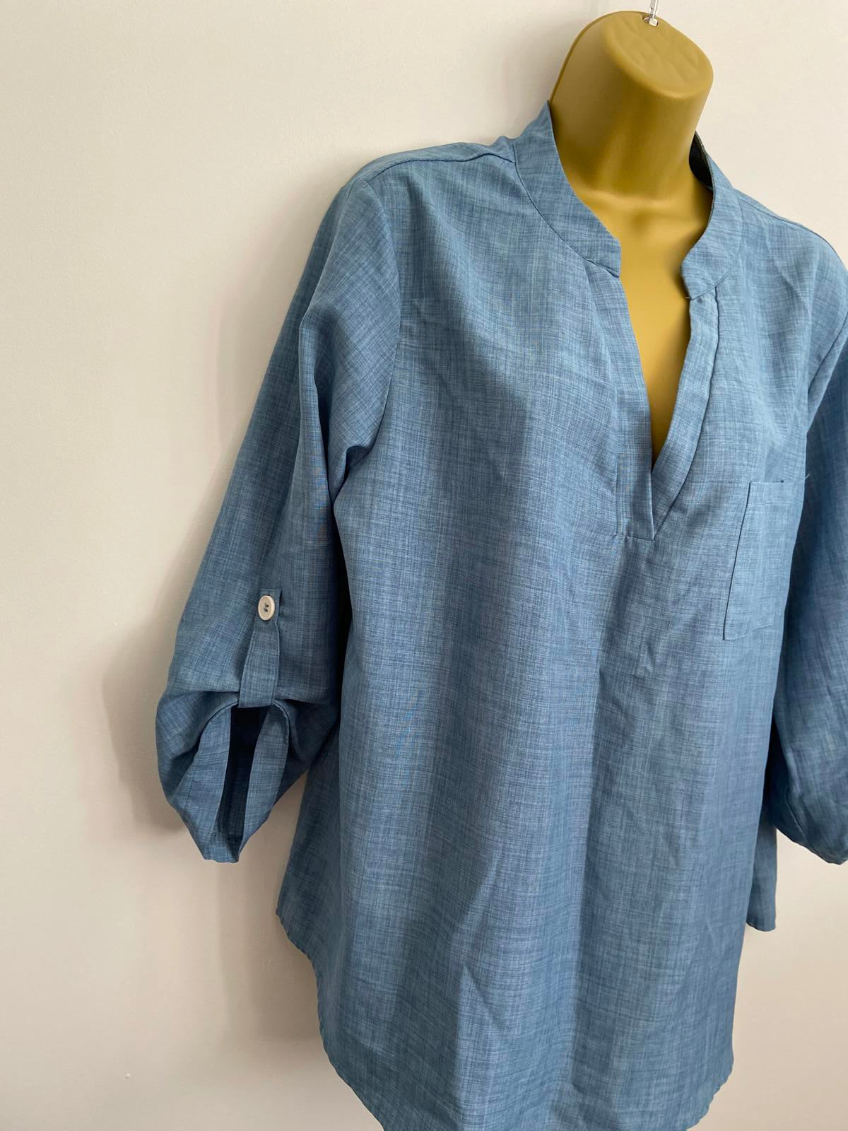 Emery Rose Size XL Blue Denim Look Lightweight Blouse 3/4 Roll-Tab Sleeve
