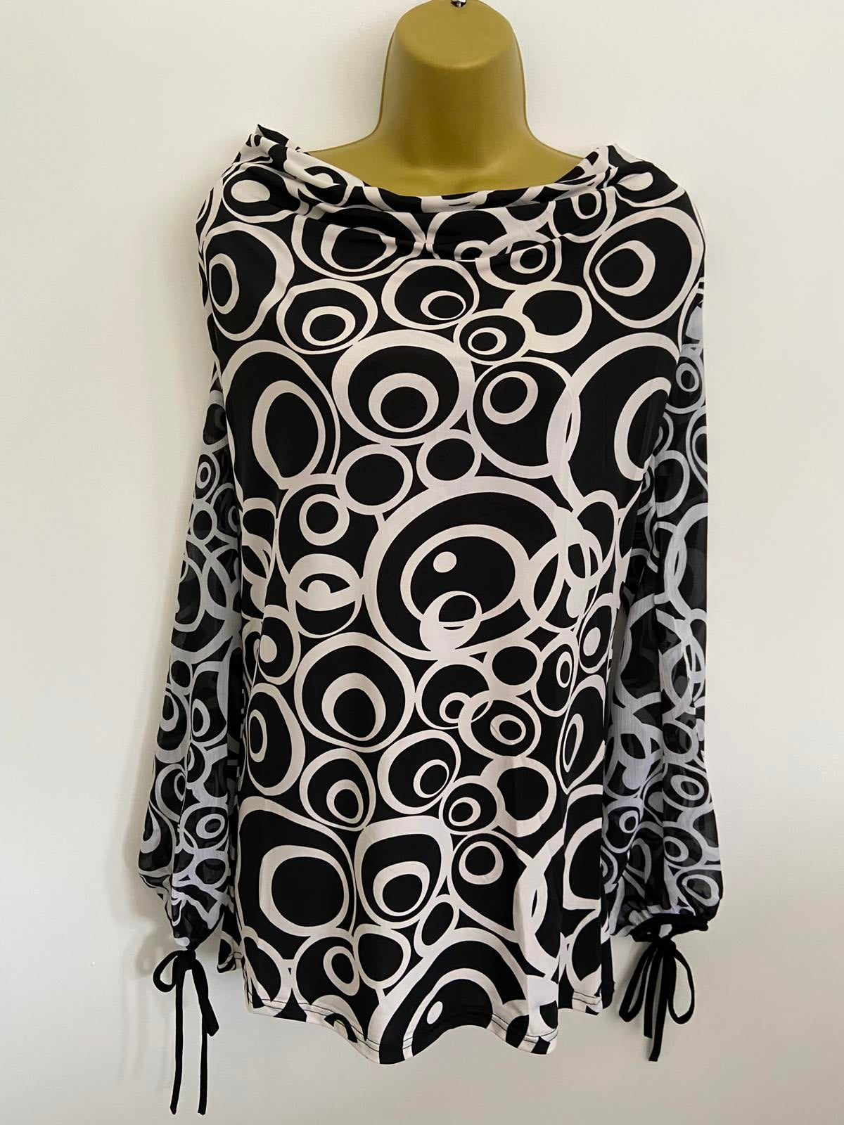 Kiah Size S/M Black & White Geometric Circular Print Dress Sheer Sleeves