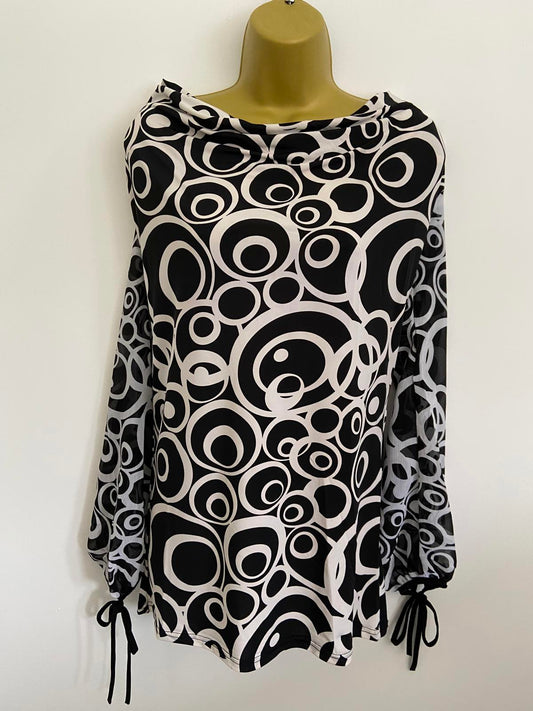 Kiah Size S/M Black & White Geometric Circular Print Dress Sheer Sleeves
