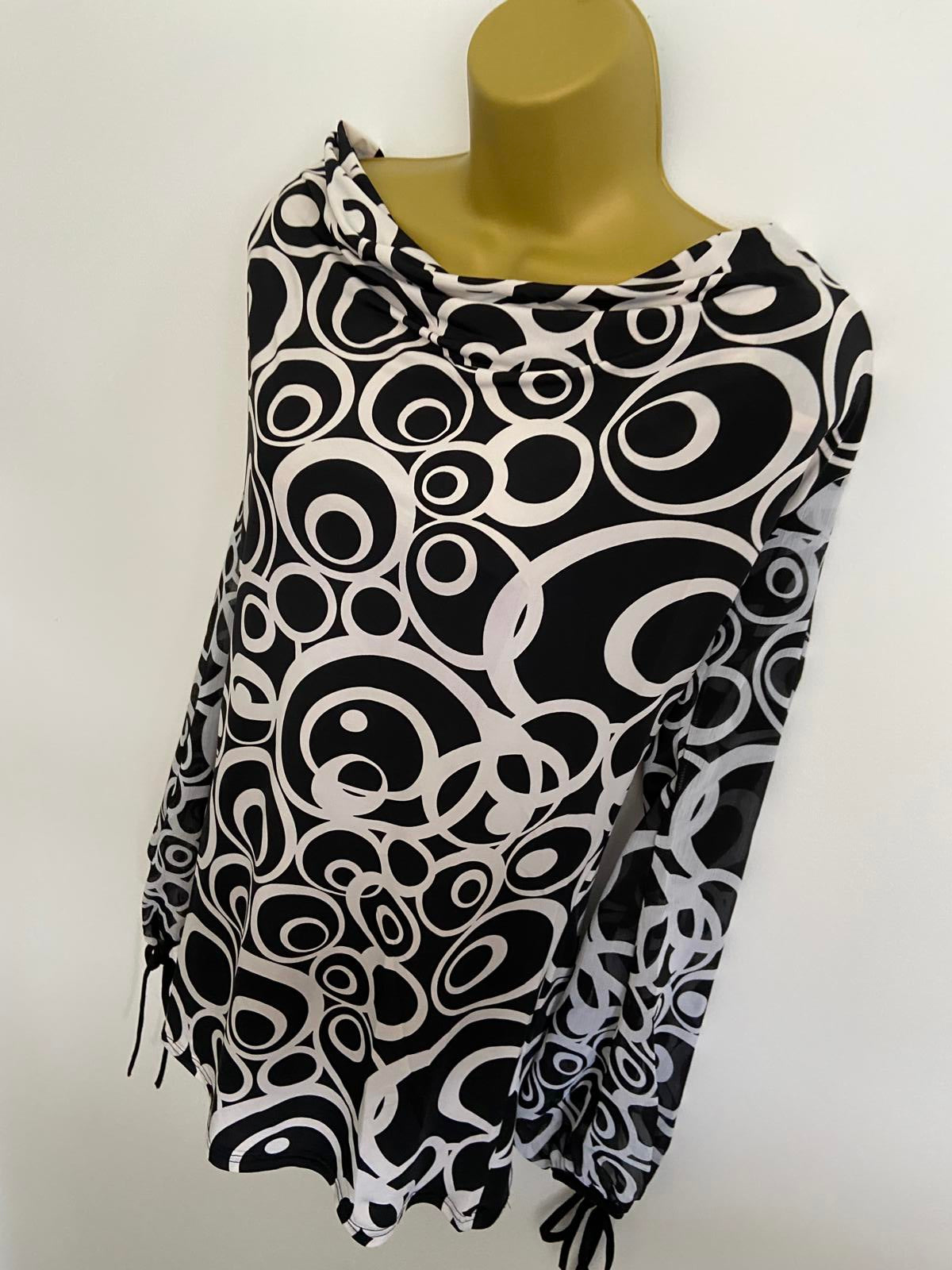Kiah Size S/M Black & White Geometric Circular Print Dress Sheer Sleeves