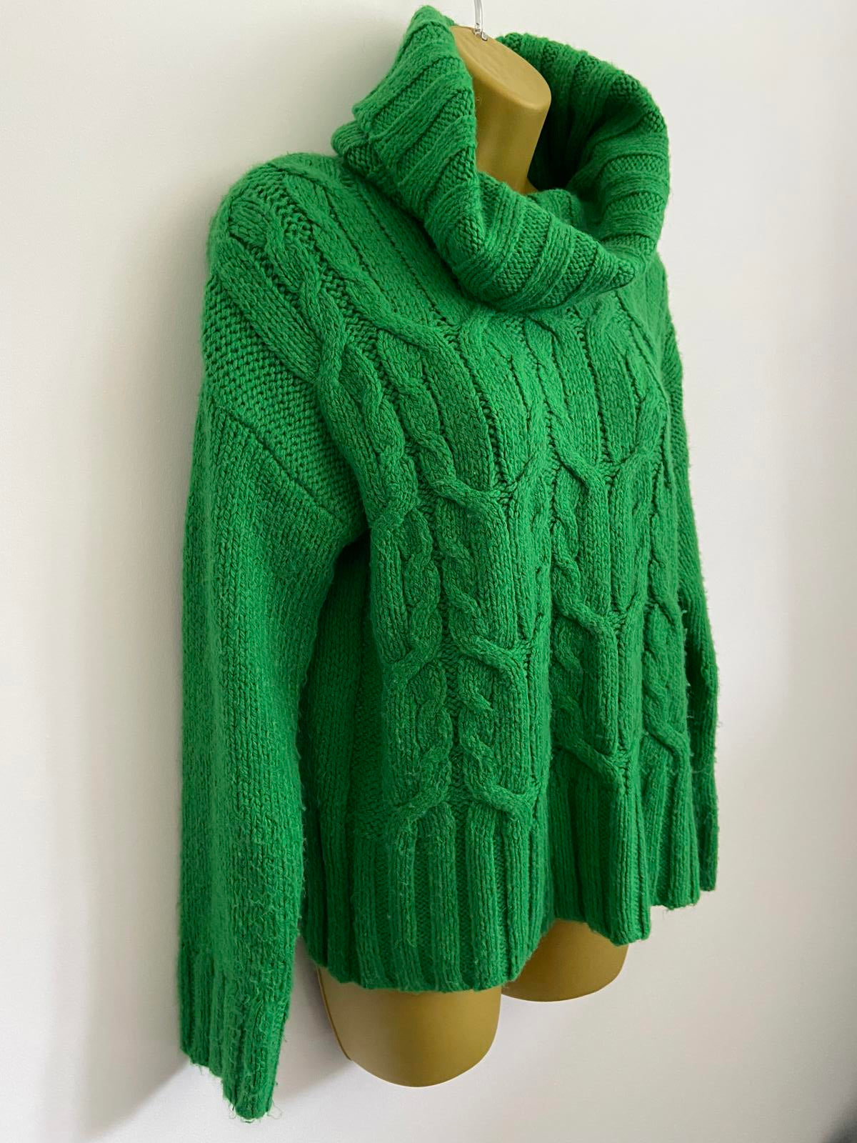 Tu Size 8 Bright Green Soft Chunky Knit High Neck Sweater