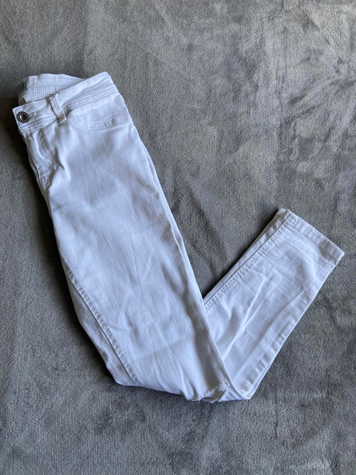 New Look White Skinny Jeans Size 12 Distressed Ripped Knee Denim