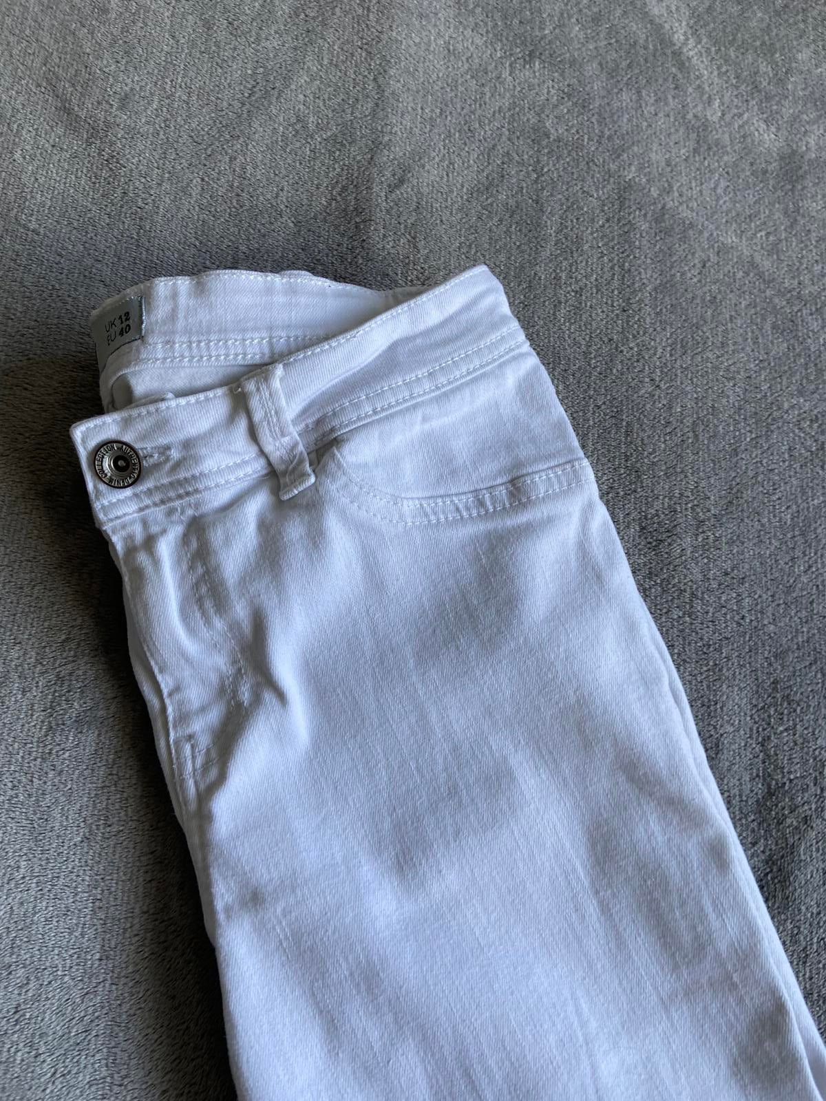 New Look White Skinny Jeans Size 12 Distressed Ripped Knee Denim