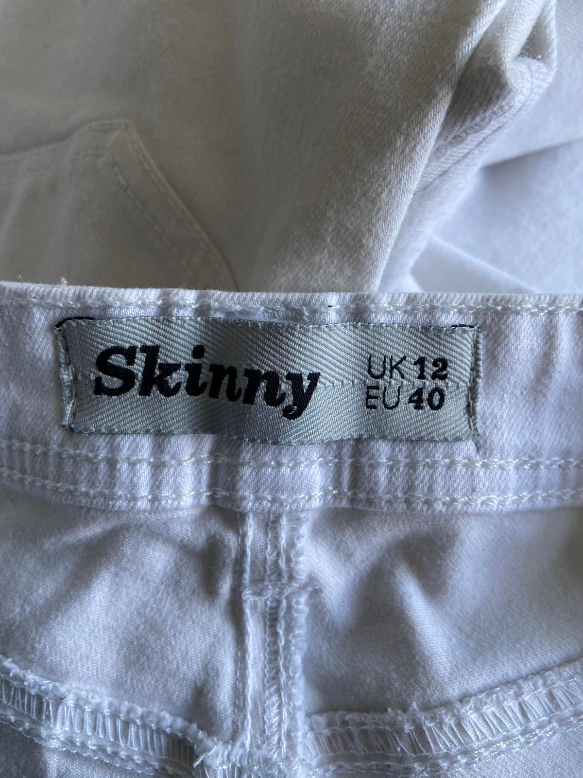 New Look White Skinny Jeans Size 12 Distressed Ripped Knee Denim