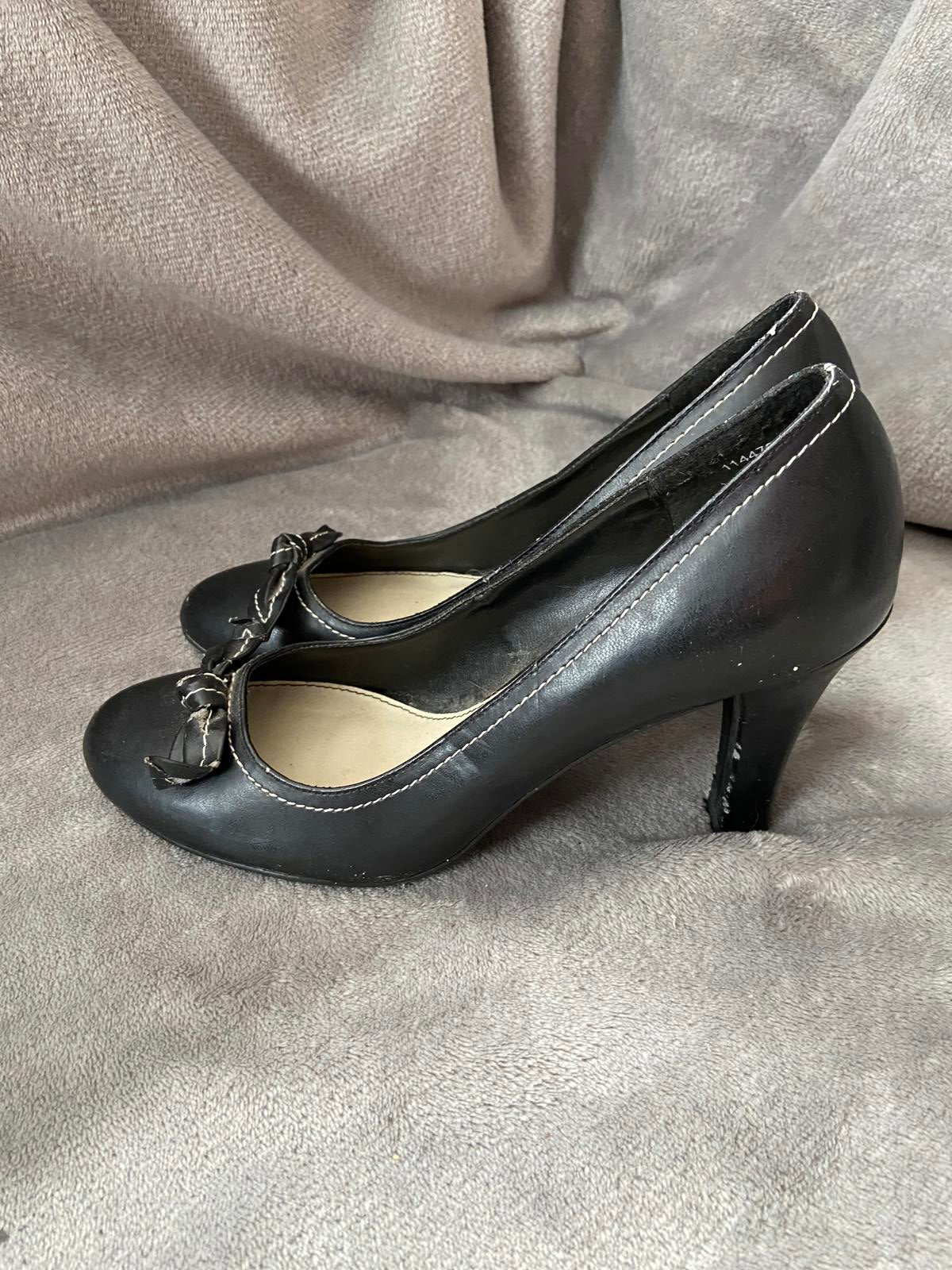 New Look Size 6 Black Heels White Contrast Stitching Bow Detail 9cm Heel