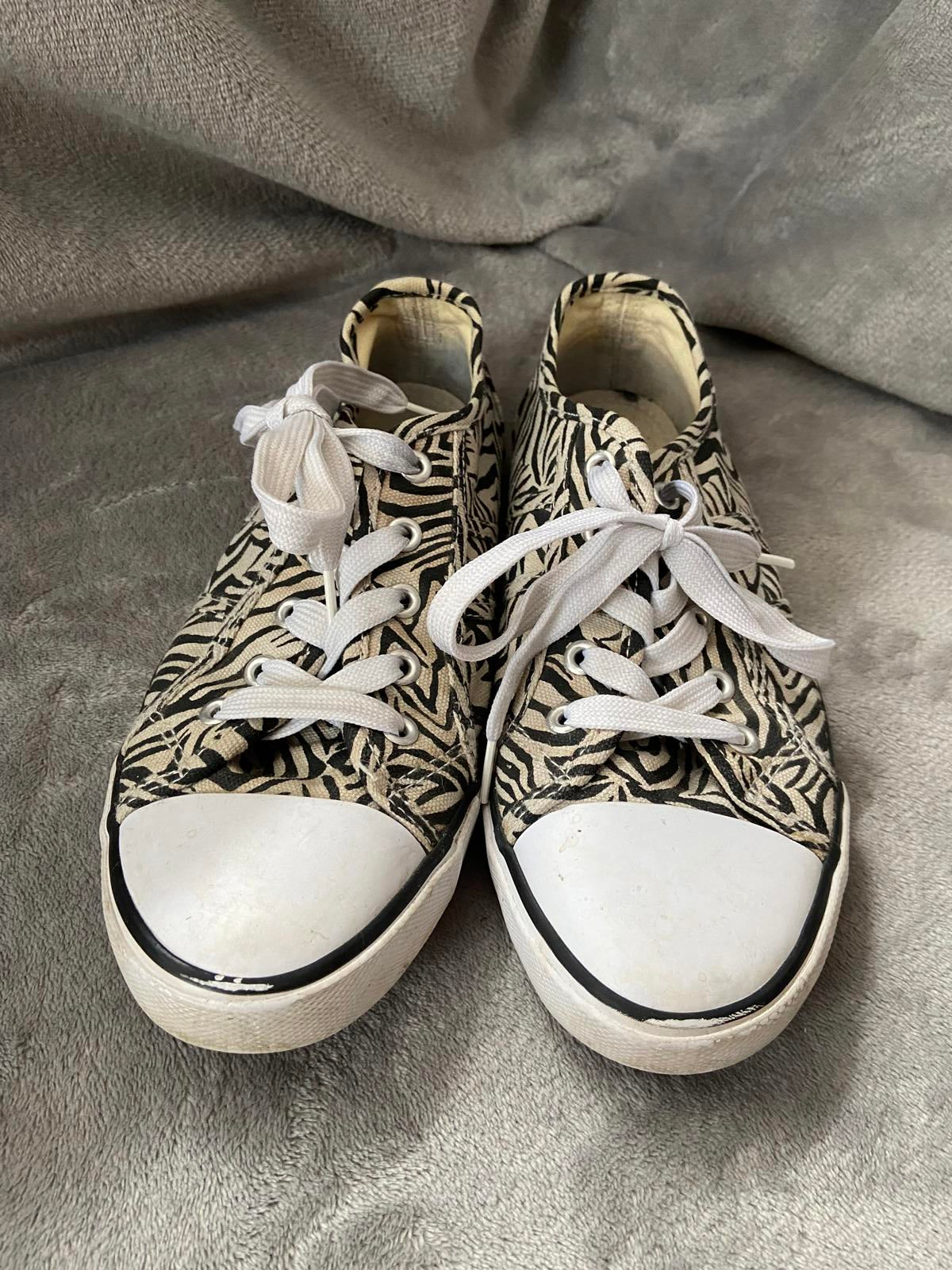Tu Women’s Size 6 Zebra Print Canvas Lace-Up Trainers Excellent Condition