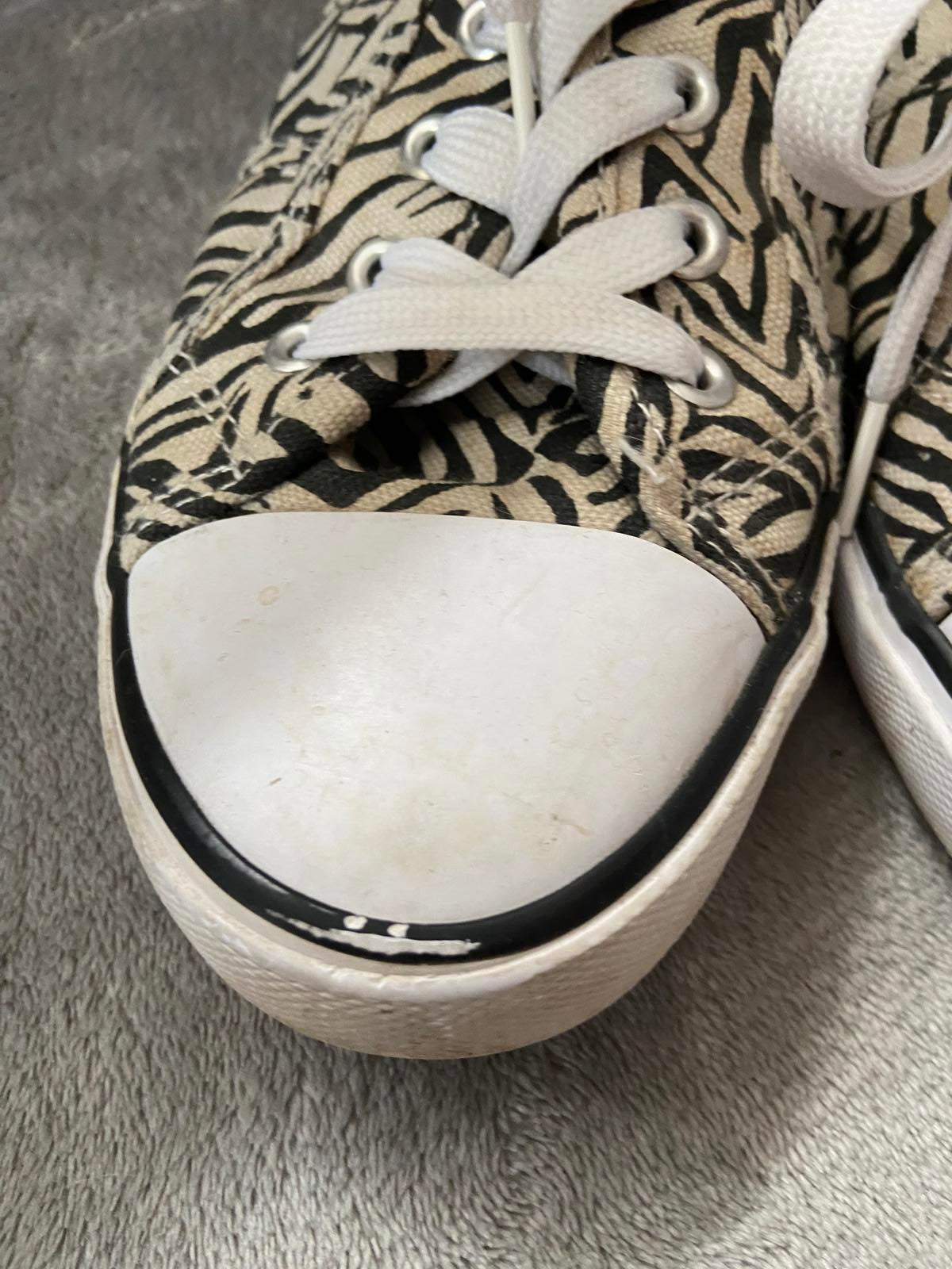 Tu Women’s Size 6 Zebra Print Canvas Lace-Up Trainers Excellent Condition