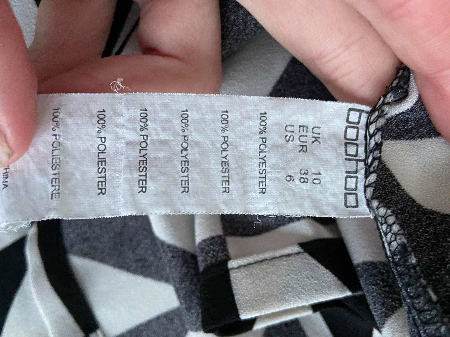 Boohoo Ladies Black & White Geometric Triangle Shift Dress, Retro Print Size 10