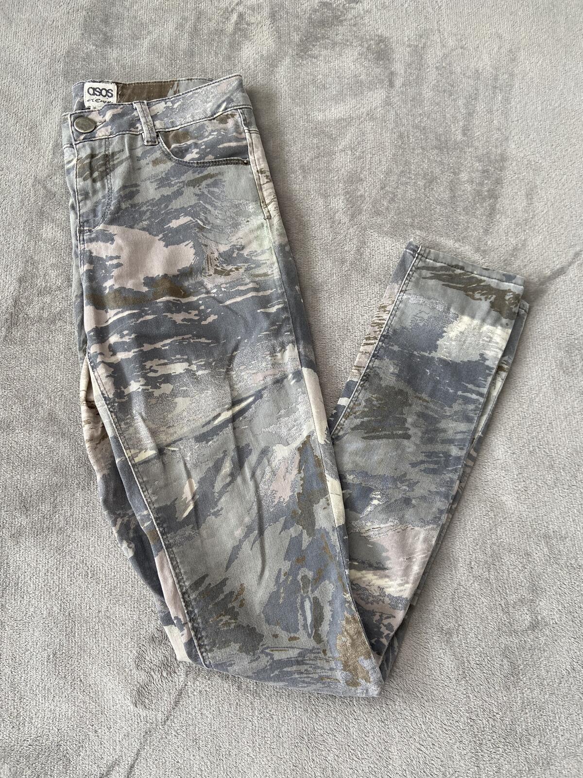 ASOS Camo Print Slim-Fit Trousers Size 6 Grey Green Dusty Pink Jeans