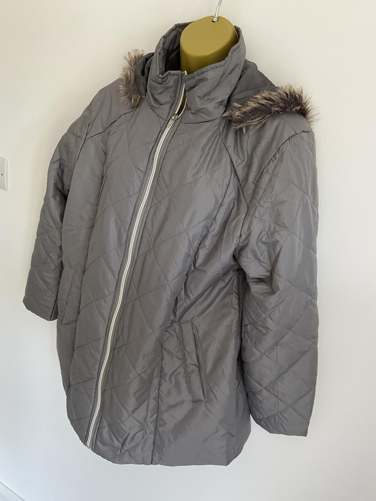 Anne de Lancay Women’s Silver Quilted Lightweight Coat With Fur Hood Size M