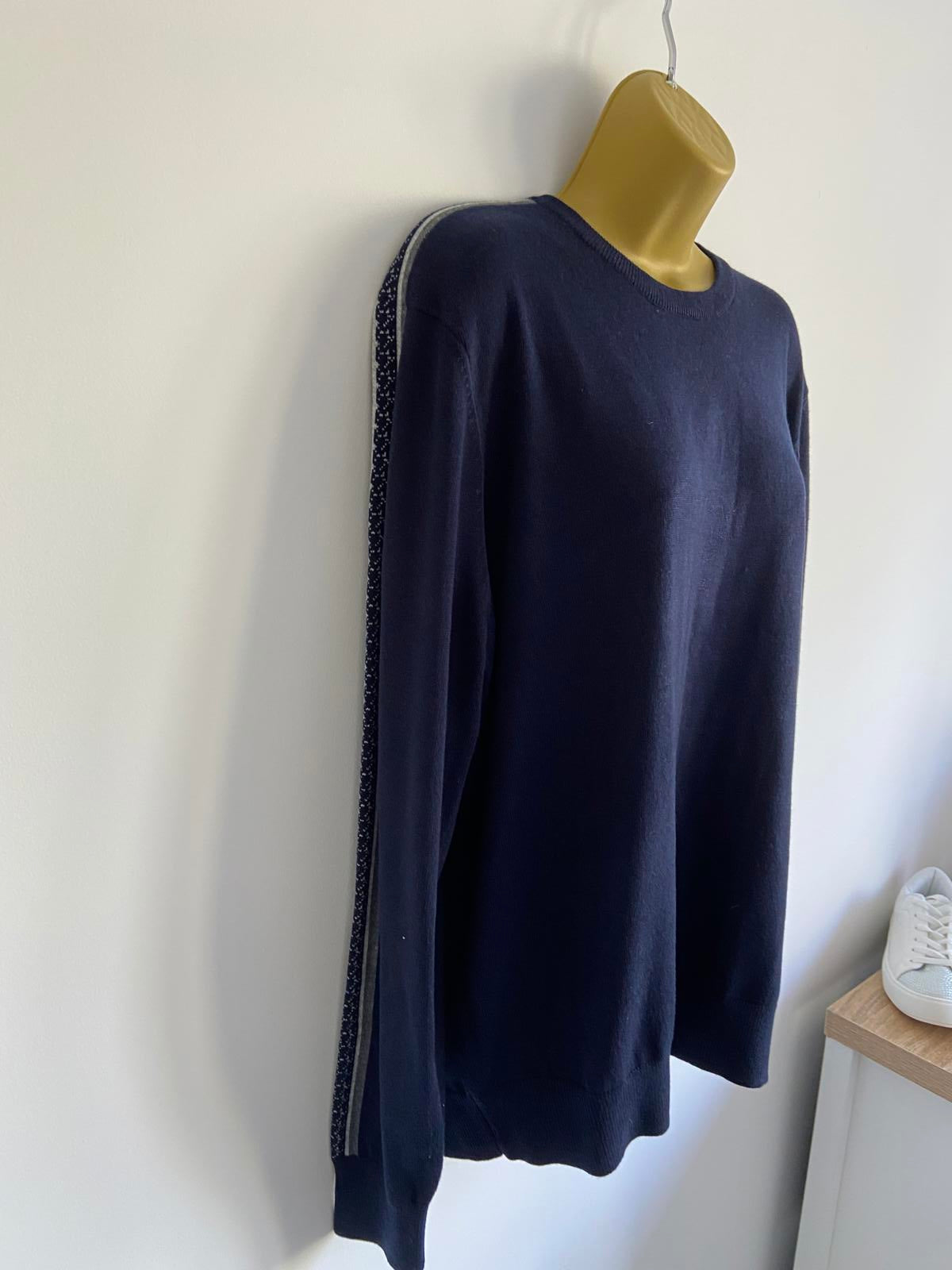 Mowbray Great Britain Navy Sweater | Men's Size Large | Striped Sleeve Detail