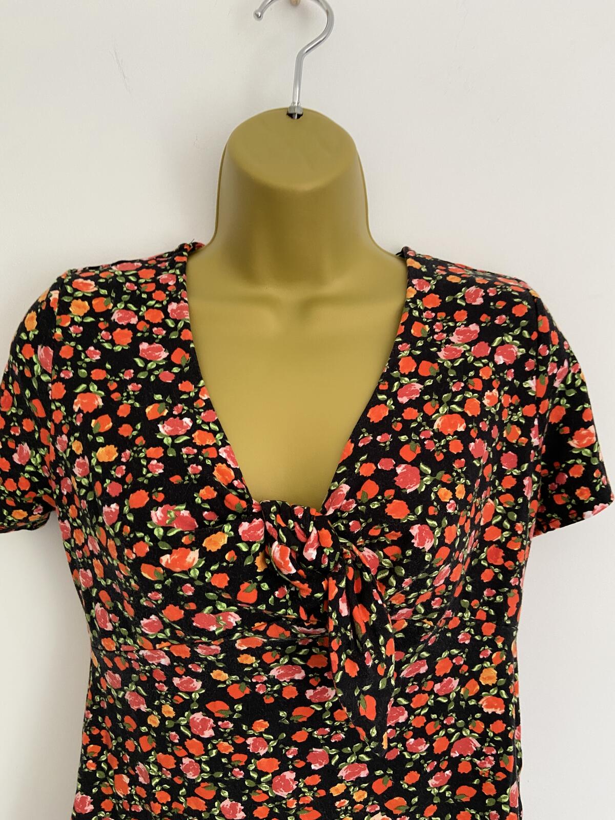Dorothy Perkins Women’s Fitted Floral Tie-Front T-Shirt Size 10
