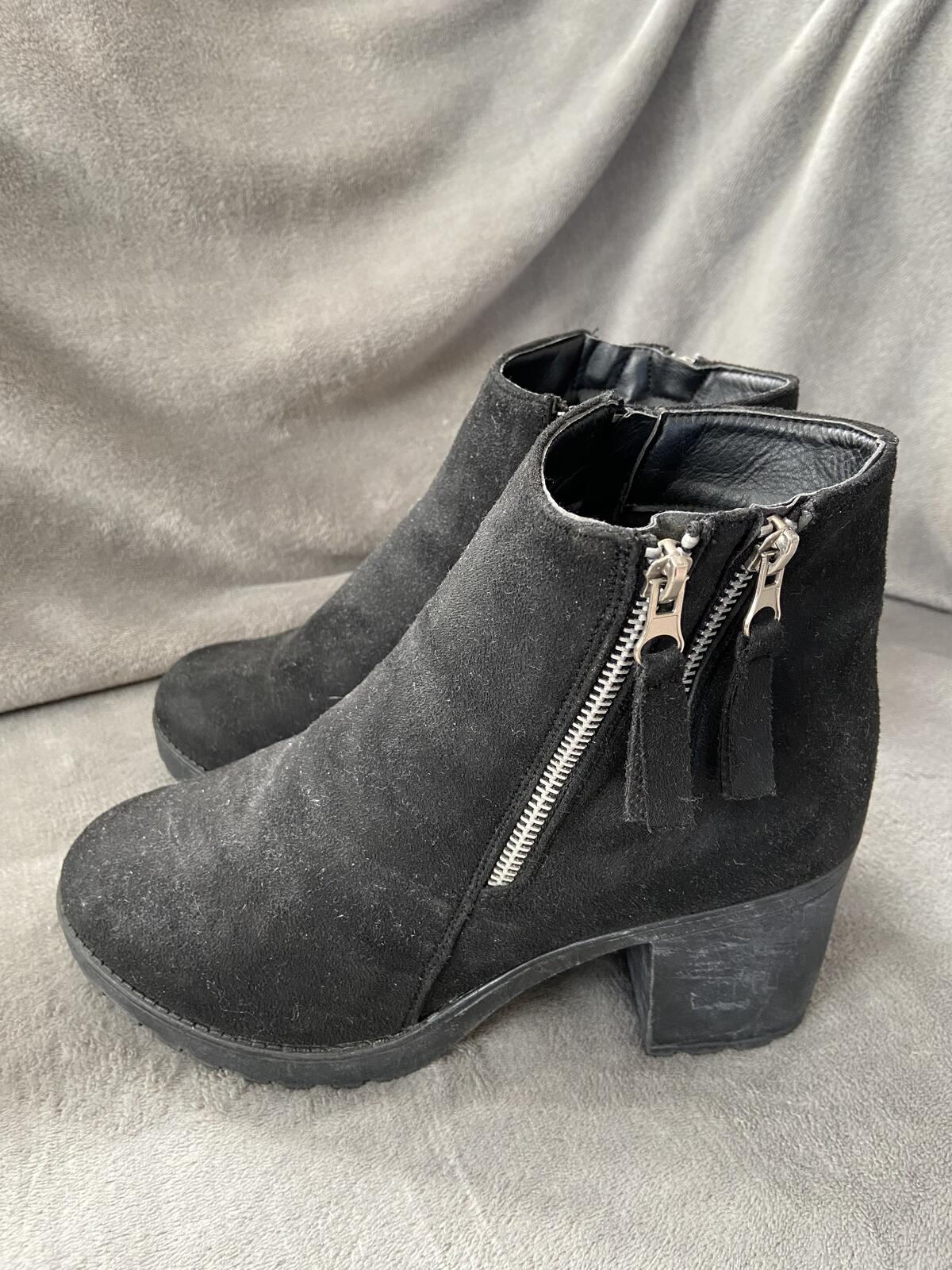 Select Women’s Black Suede Chunky Block Heel Ankle Boots Size UK 7
