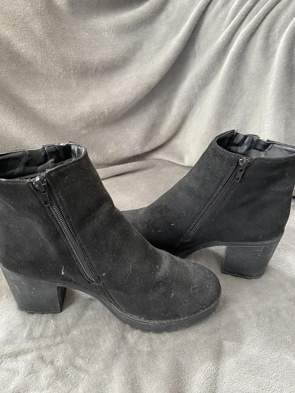 Select Women’s Black Suede Chunky Block Heel Ankle Boots Size UK 7
