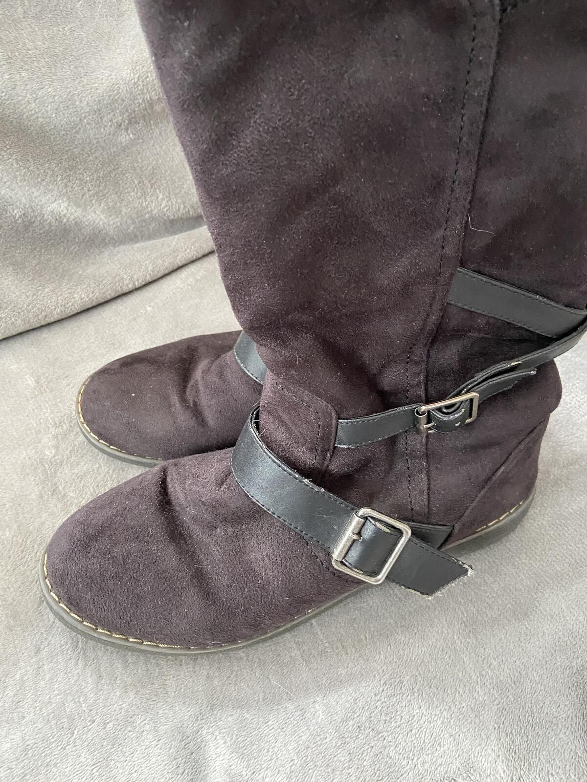 Women’s Black Suede-Look Boots with Buckle Detail Size UK 6