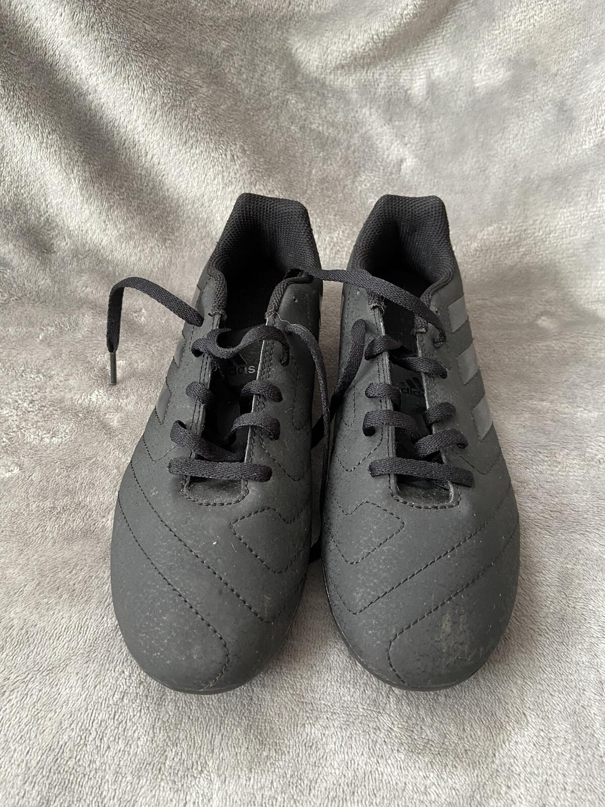 Adidas Men’s/Boys’ Black Football Boots Size UK 4
