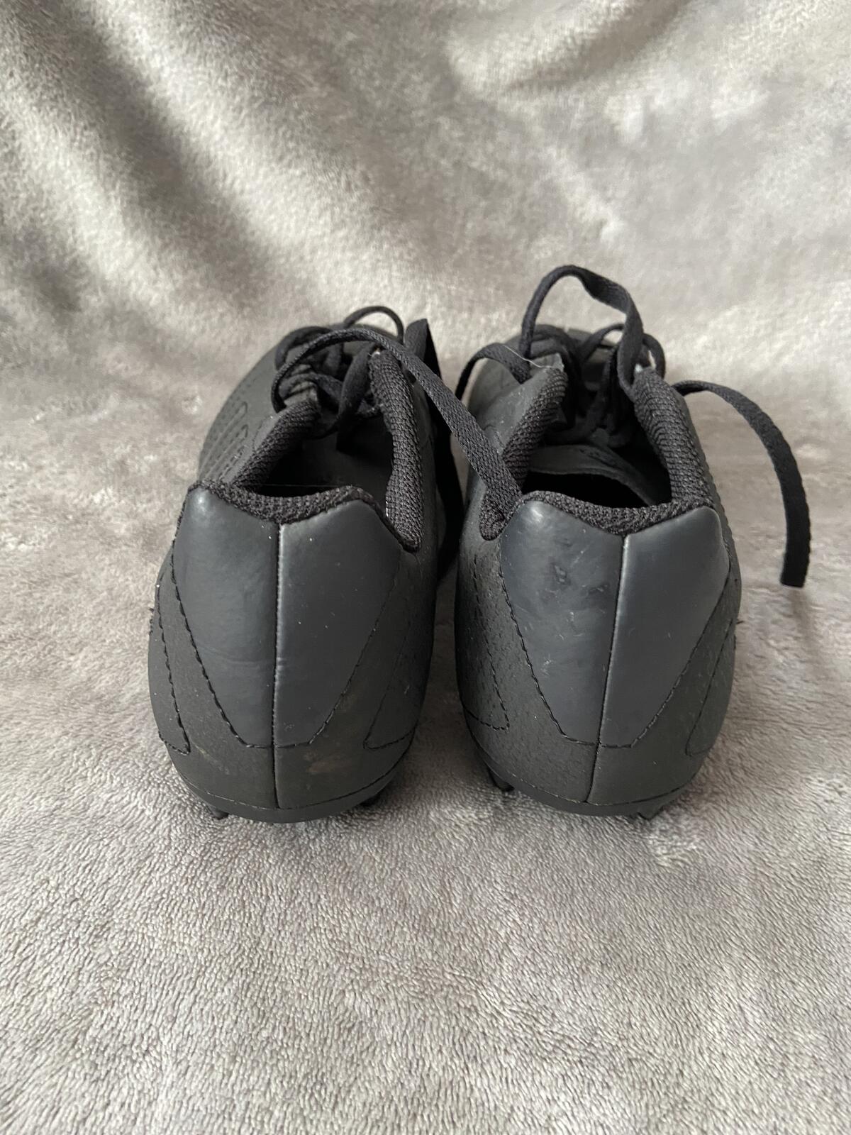 Adidas Men’s/Boys’ Black Football Boots Size UK 4