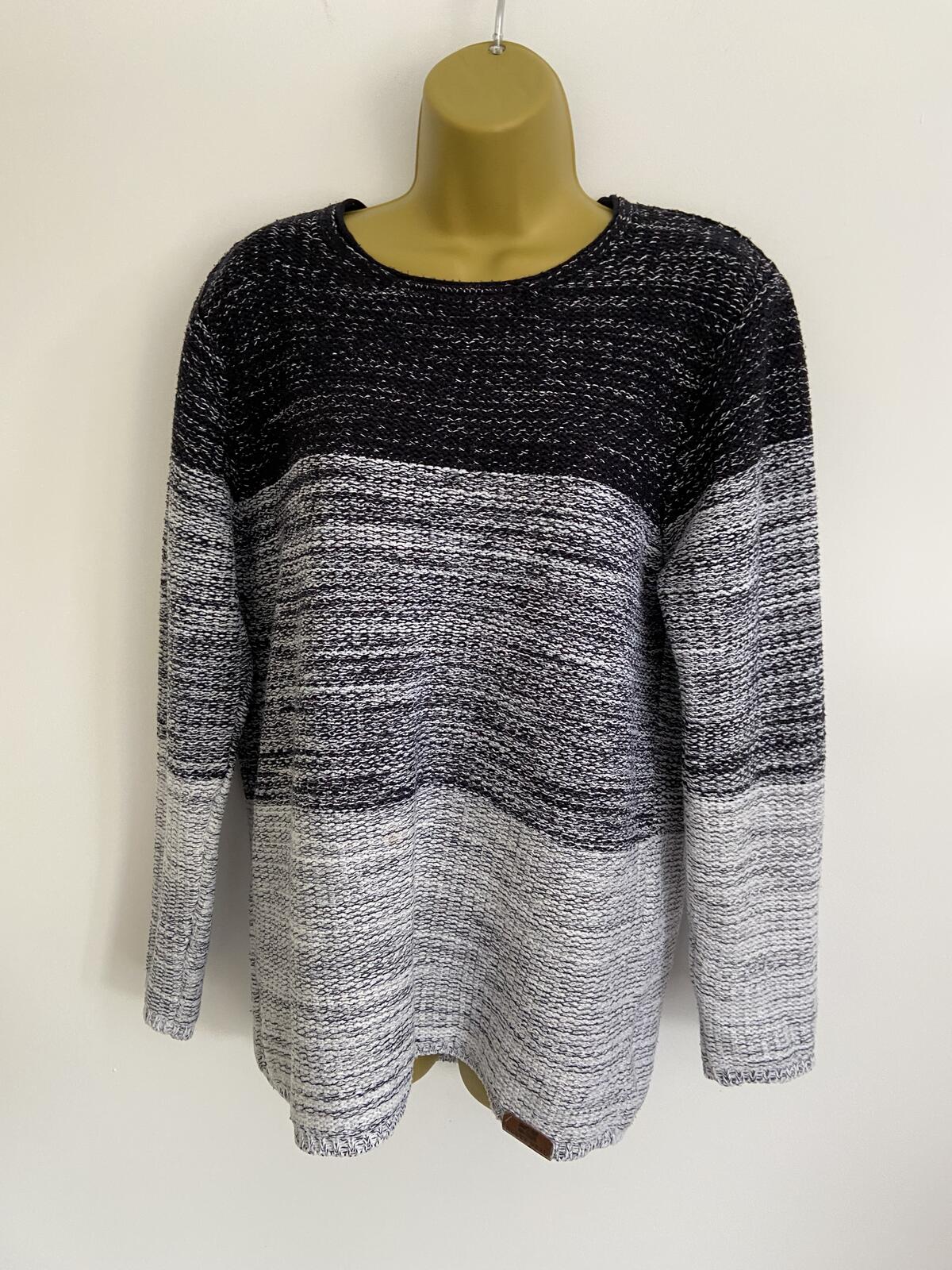 Original Rusty Neal Men’s Ombre Knit Jumper Blue to Grey Size XL