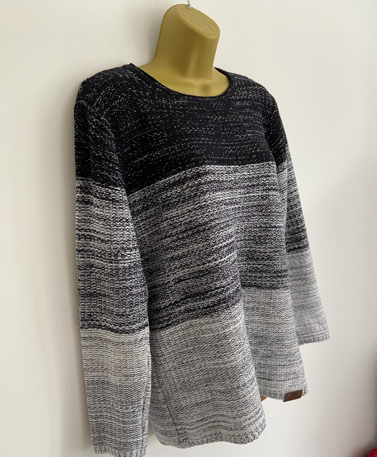 Original Rusty Neal Men’s Ombre Knit Jumper Blue to Grey Size XL